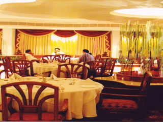 Shreemaya Residency Hotel Indore Restaurant